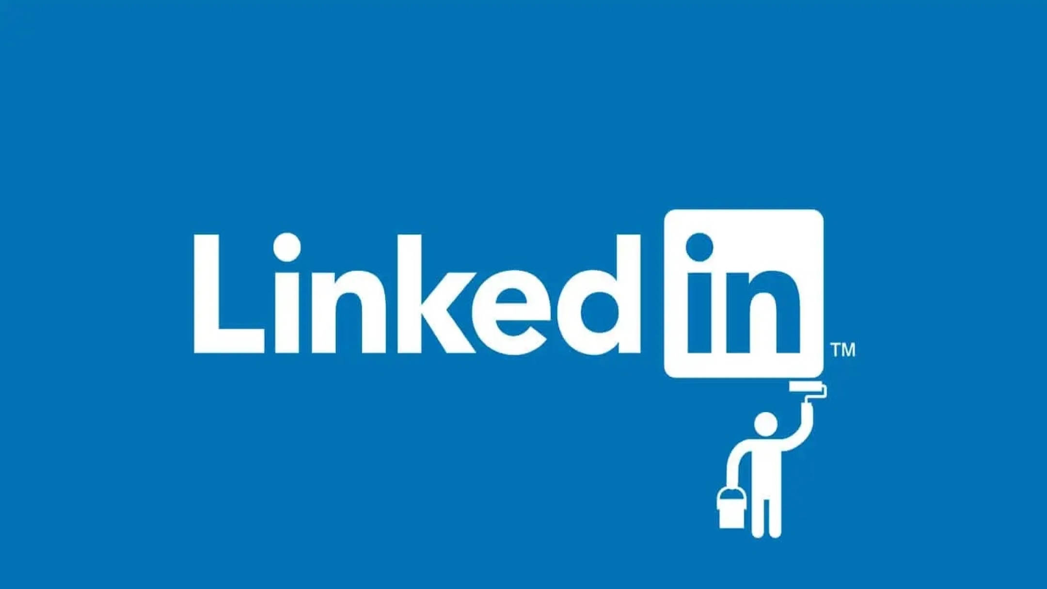 LinkedIn 標誌畫家 壁紙 — 白色LinkedIn標誌，帶有畫家圖標，背景為純藍色。