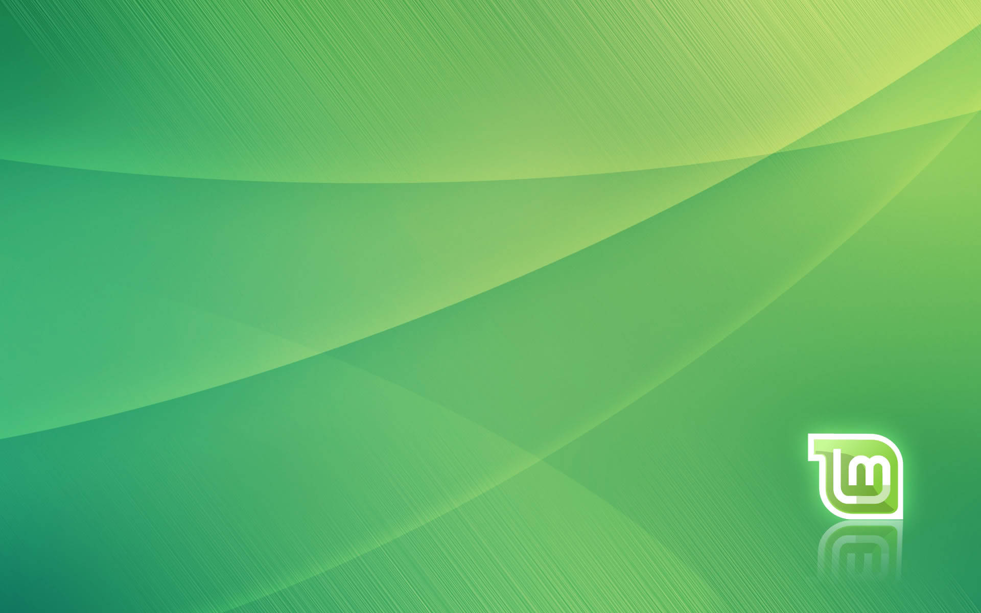 Linux Mint作業系統綠色抽象標誌 壁紙 — 綠色色調的平滑漸變，帶有流動的對角線和角落中發光的標誌。