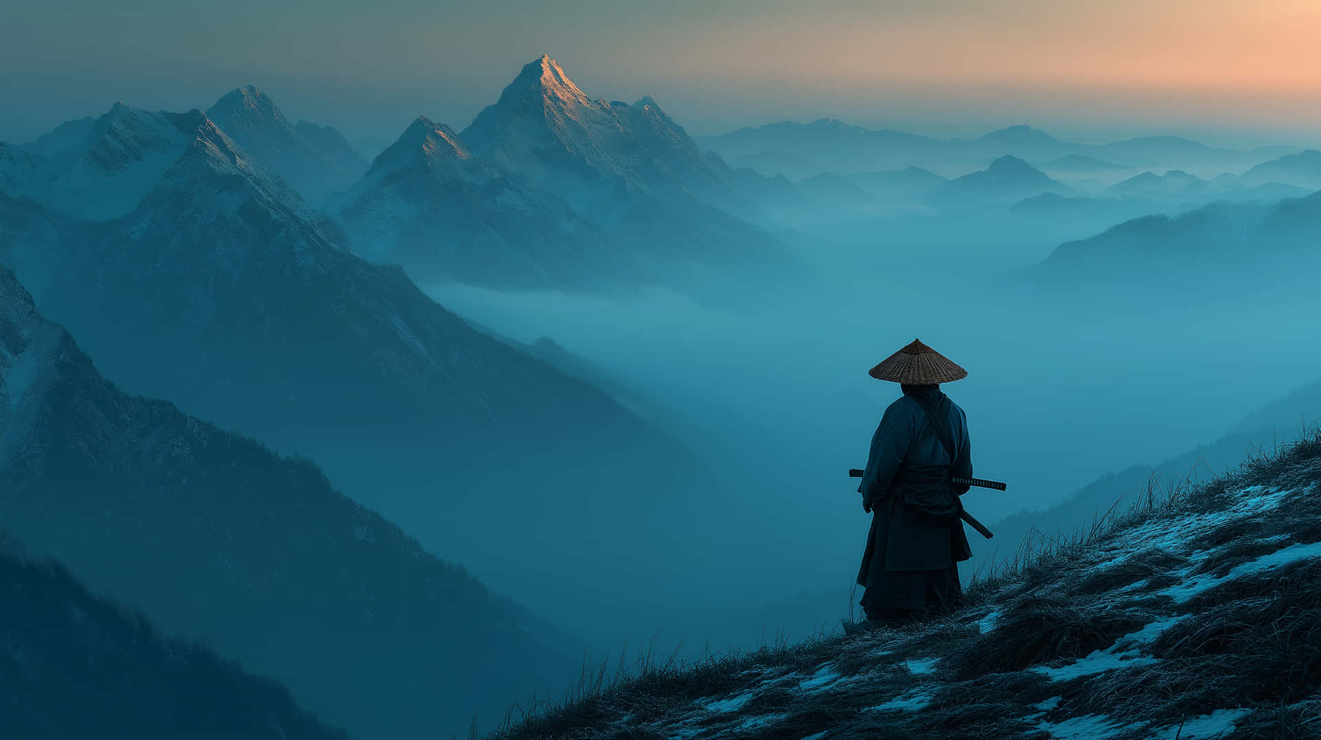 戴草帽的武士站在雪脊上，俯瞰黎明時分的霧山