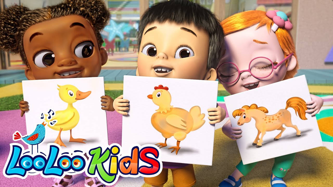 Looloo Kids藝術作品 壁紙 — 三個動畫小孩喺色彩繽紛嘅卡通場景中開心咁舉起鴨、雞同小馬嘅畫作。