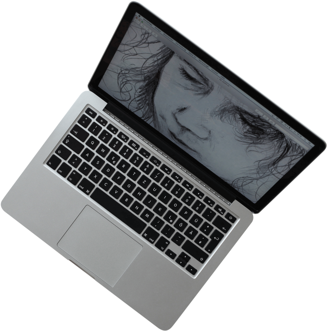 MacBook Pro 屏幕顯示素描 壁紙 — 一部時尚的銀色手提電腦傾斜打開，顯示一個閉著眼睛的人臉的詳細黑白素描。