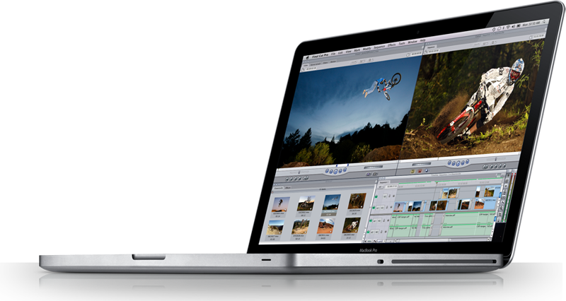 MacBook Pro顯示影片編輯介面 壁紙 — 一部時尚的銀色MacBook Pro顯示Adobe Premiere Pro正在編輯一段動態的越野電單車影片，包含分屏動作鏡頭。