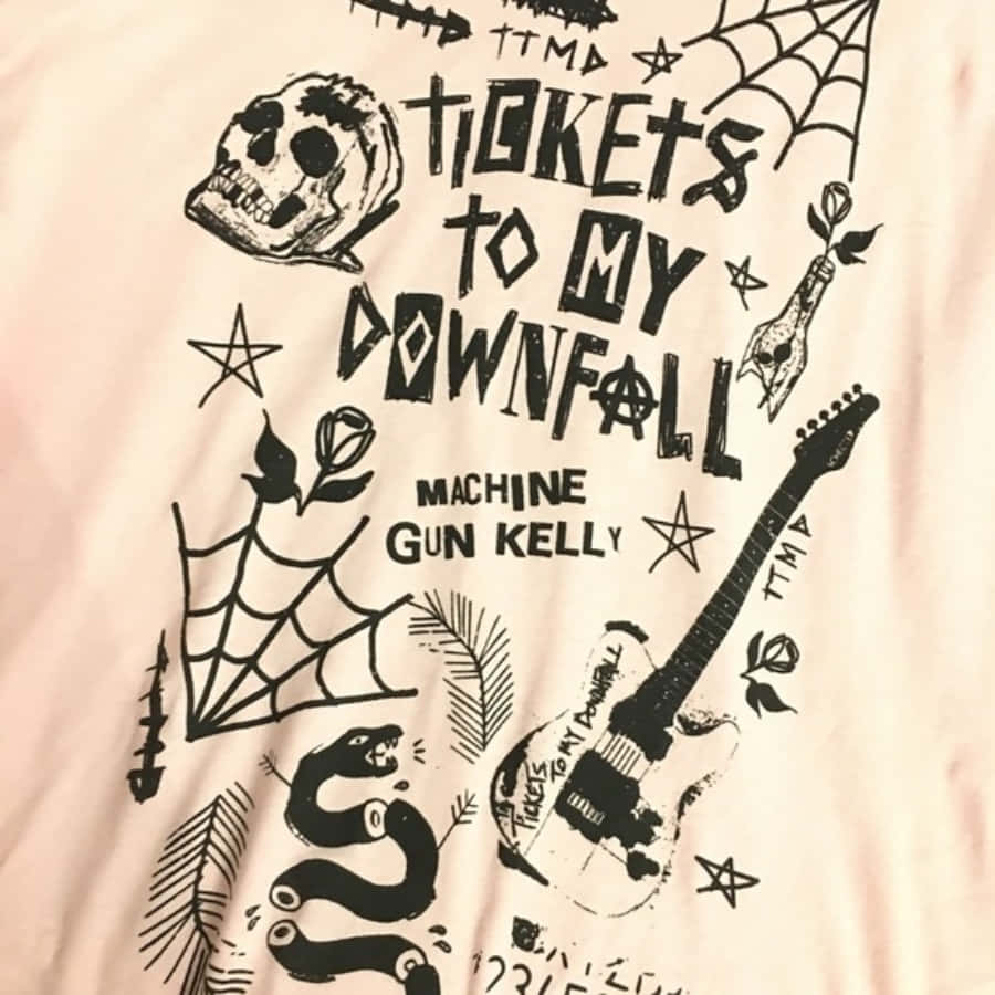 奶油色T恤，黑色圖案：骷髏頭、結他、蛇，以及文字「tickets to my downfall」by machine gun kelly。