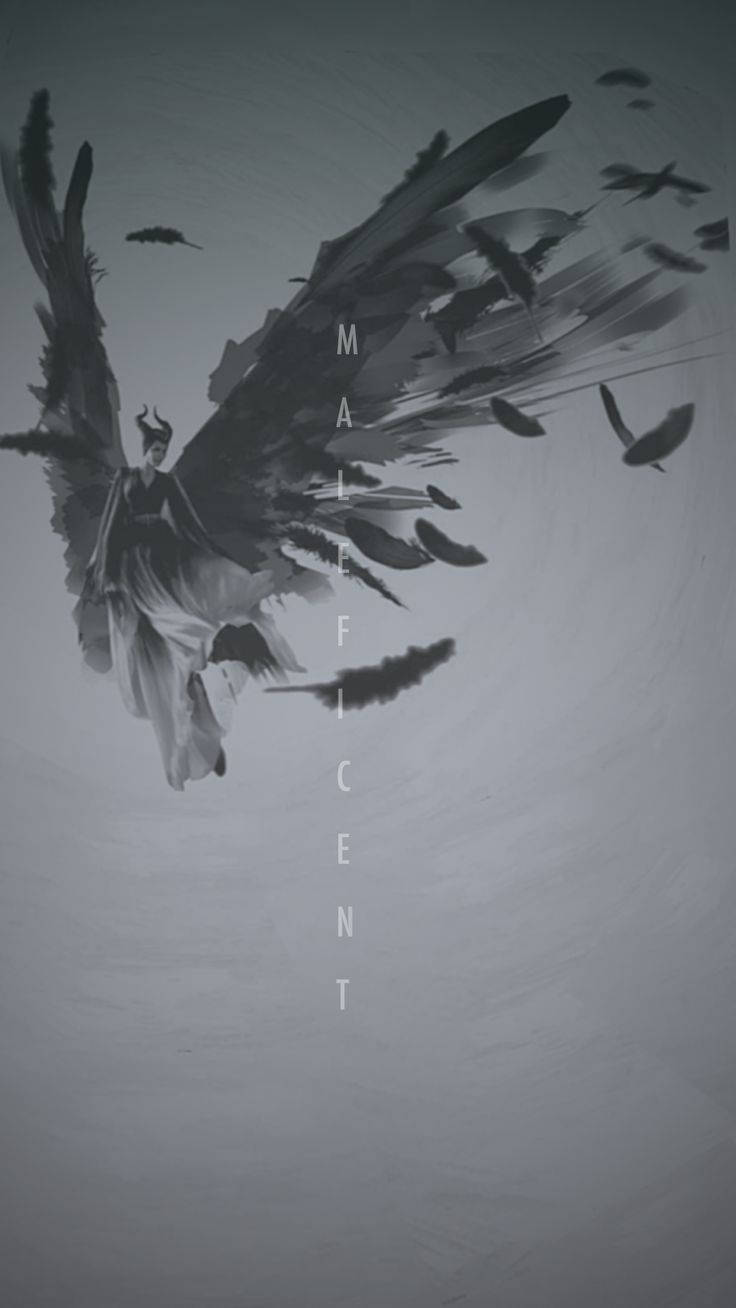 Maleficent 文字藝術 壁紙 — 一幅單色插圖，描繪了瑪琳菲森，擁有大型羽毛翅膀和漂浮的羽毛，背景為紋理灰色。
