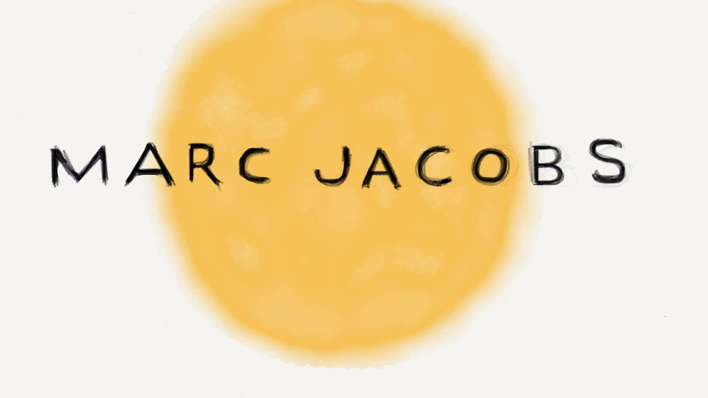 Marc Jacobs時裝標誌 壁紙 — 在米白色背景上，柔和的黃色水彩圓圈中央有粗體黑色手寫文字 MARC JACOBS。