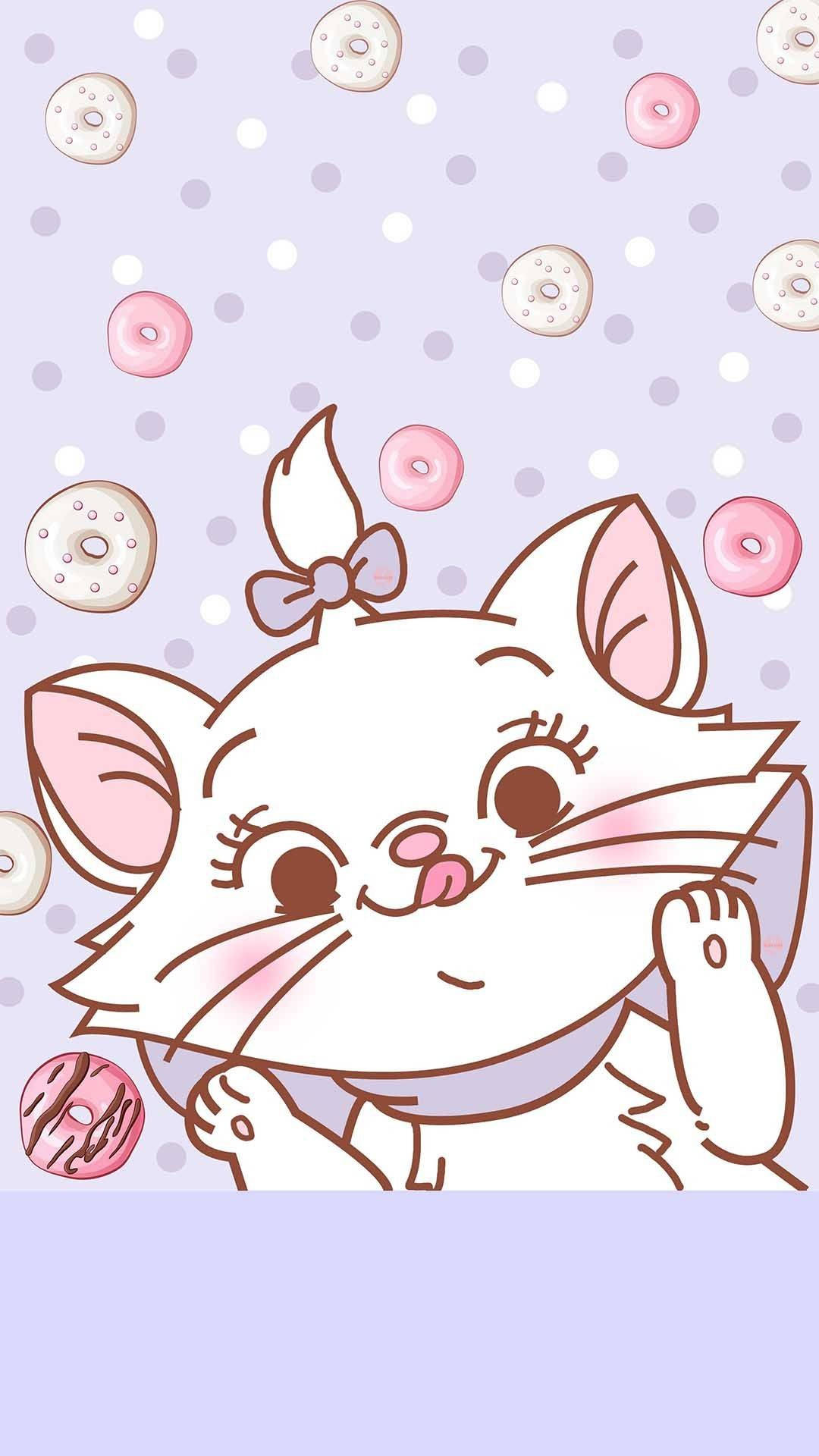 可愛 Marie Cat 准備大冒險 壁紙 — 一隻戴著蝴蝶結的可愛卡通貓咪在佈滿圓點的薰衣草背景上，於漂浮的粉紅色和白色甜甜圈中微笑。