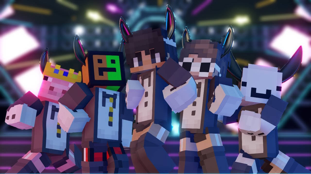MCYT經典角色Minecraft皮膚壁紙 壁紙 — 像素化的Minecraft風格角色，頭上有角和皇冠，在發光的霓虹舞台背景前自信地擺姿勢。