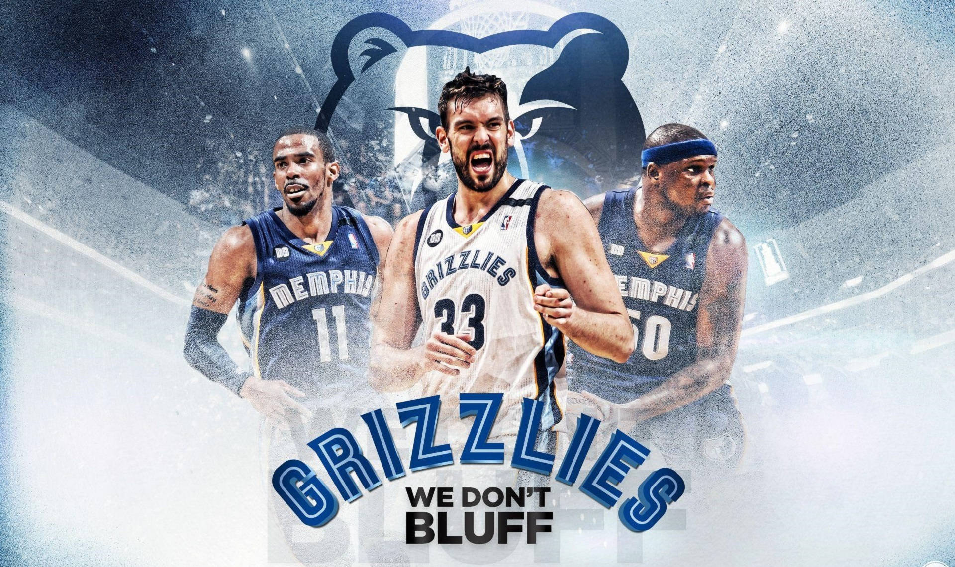 Memphis Grizzlies 球隊粉絲海報 壁紙 — 三名孟菲斯灰熊隊籃球運動員以動感姿勢呈現，搭配球隊標誌和口號，背景為動態體育場。