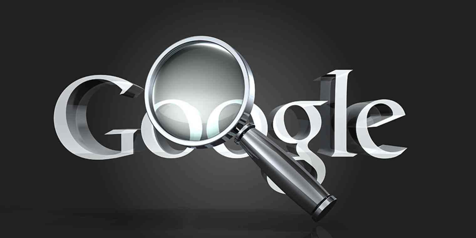 放大鏡在深色背景上的Google標誌上