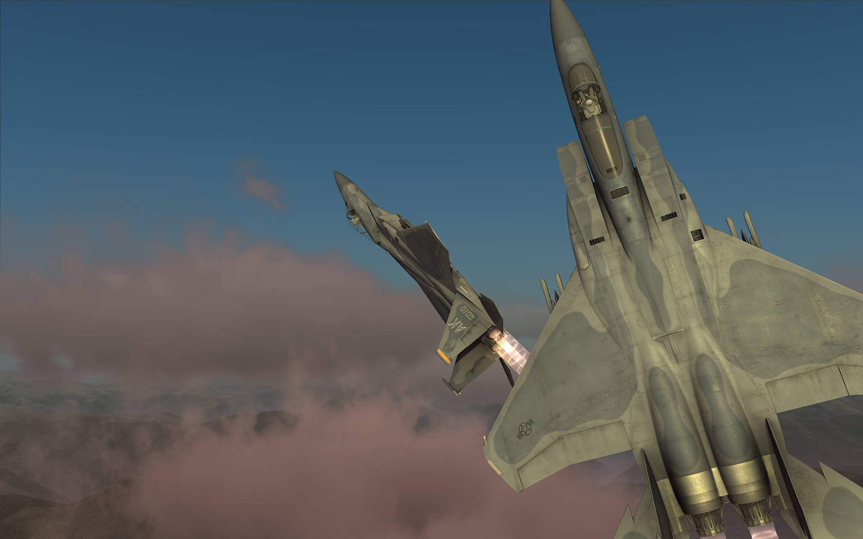 Microsoft 飛行模擬器 F-15 战鬥機 壁紙 — 兩架戰鬥機在暮色天空中翱翔，下方有粉紅色的雲朵，引擎發光，攀升至地球上方。