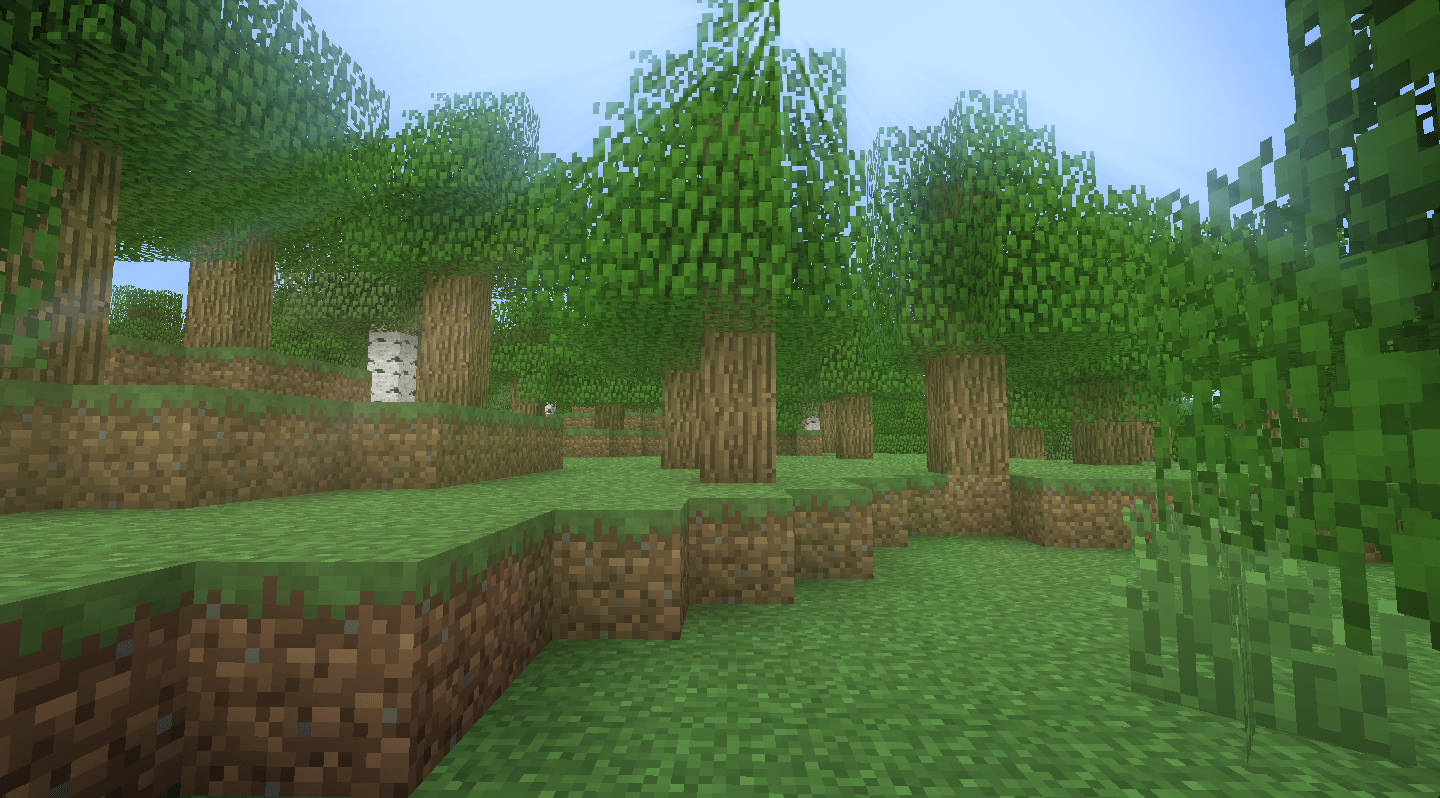 Minecraft高大樹林風景 壁紙 — Minecraft 的像素化森林場景，在晴朗的藍天下有方塊狀的綠色樹木和棕色泥土小徑。
