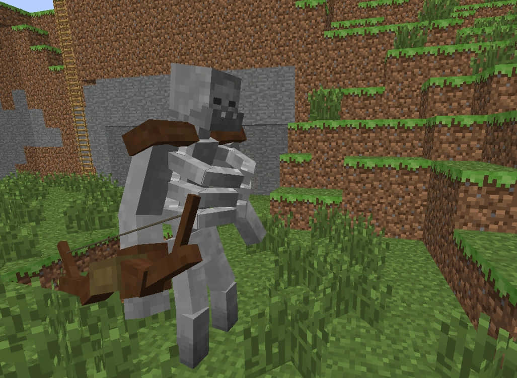 Minecraft Skeleton 桌布 壁紙 — Minecraft 中的像素化骷髏在草地地形中手持木製十字弓，周圍有泥土懸崖和石塊。