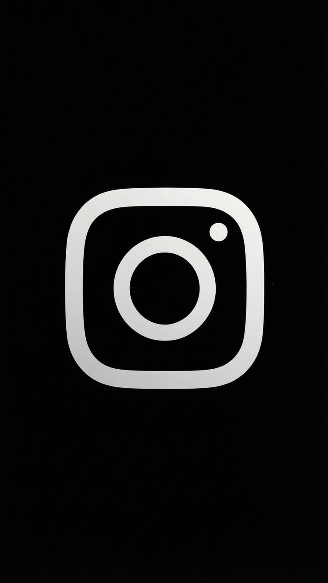 黑色背景上的Instagram應用程式標誌