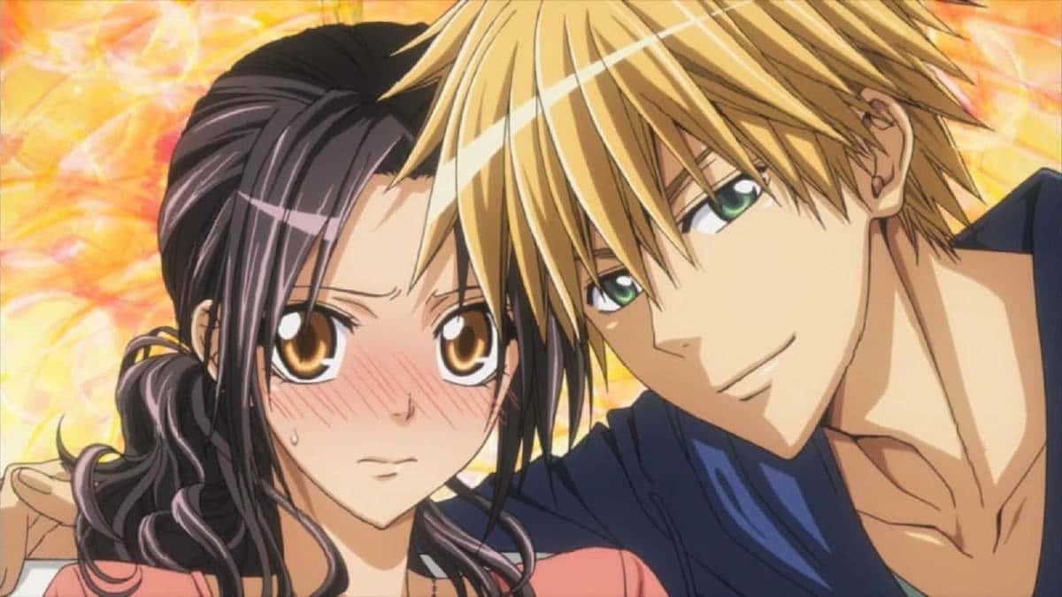 Misaki Ayuzawa——完美學生與變裝女僕高手 壁紙 — 一對動漫情侶的特寫，背景是火熱的橙色，一人害羞地臉紅，另一人溫暖地微笑。