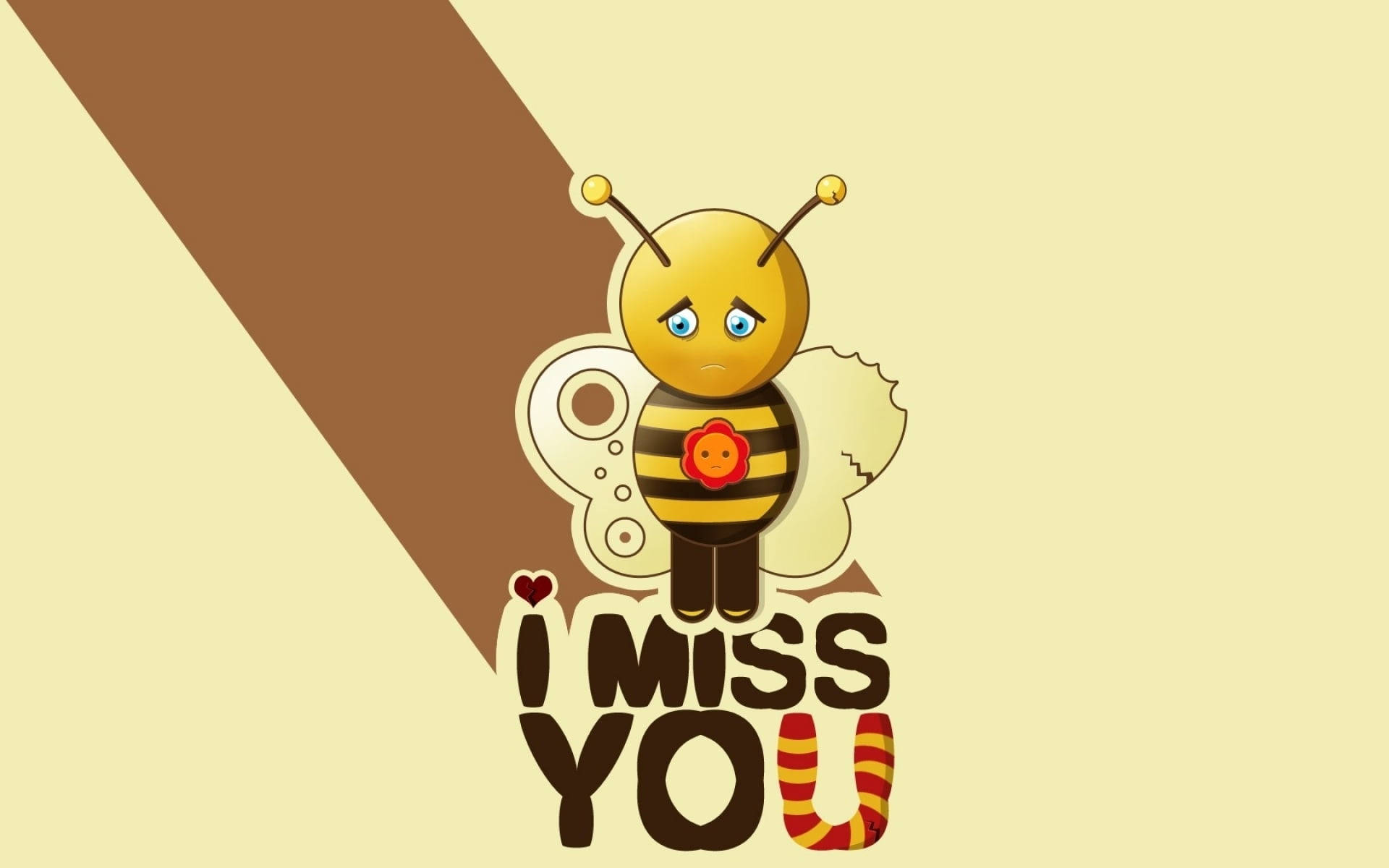 《Missing You》卡通蜜蜂 壁紙 — 一隻悲傷的卡通蜜蜂，翅膀斷了，站在米色和棕色斜紋背景上的「I MISS YOU」文字旁邊。