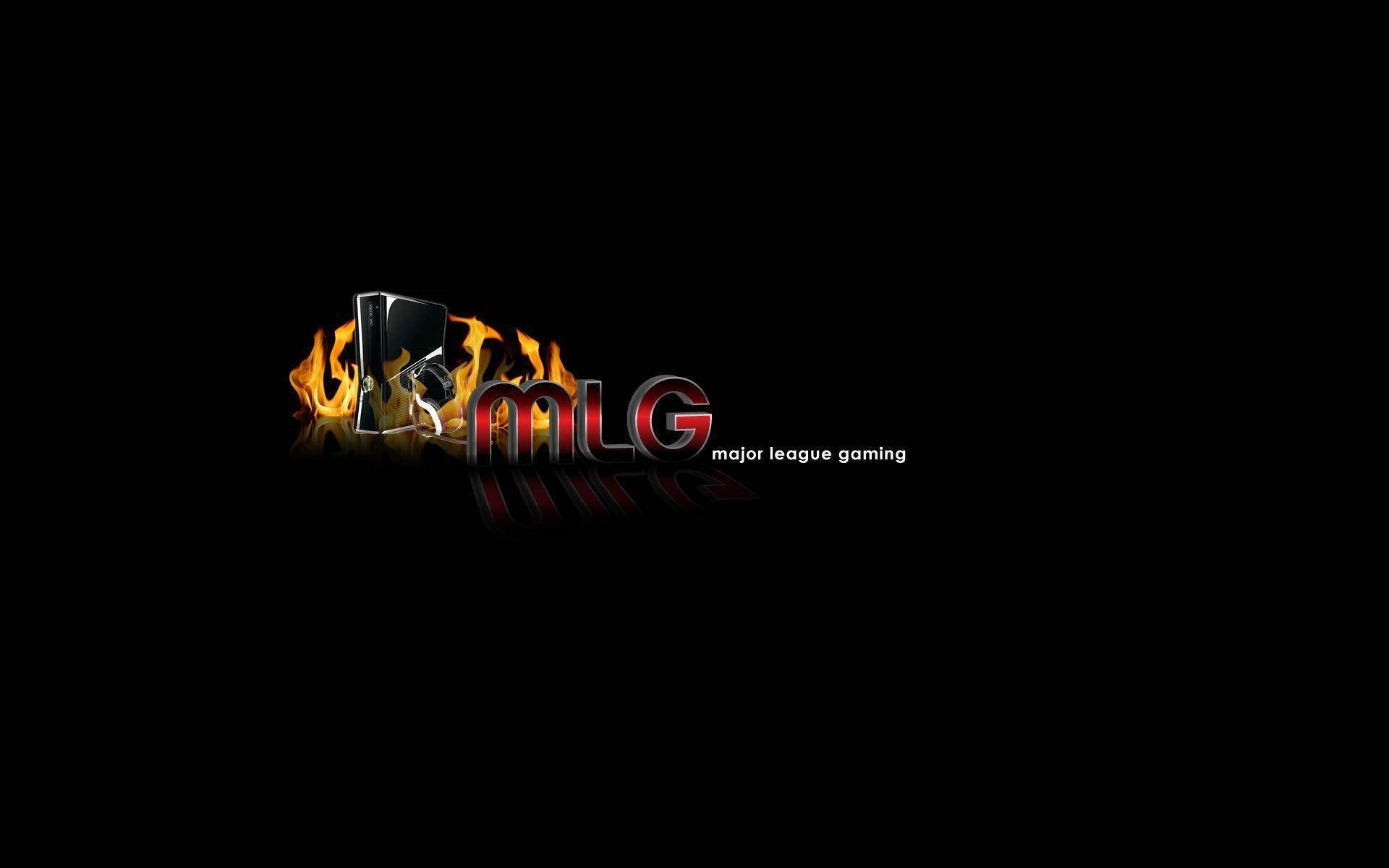 火焰效果 MLG 壁紙 — 一個熾熱的MLG標誌，帶有發光的字母和火焰，背景為黑色，帶有微妙的倒影。