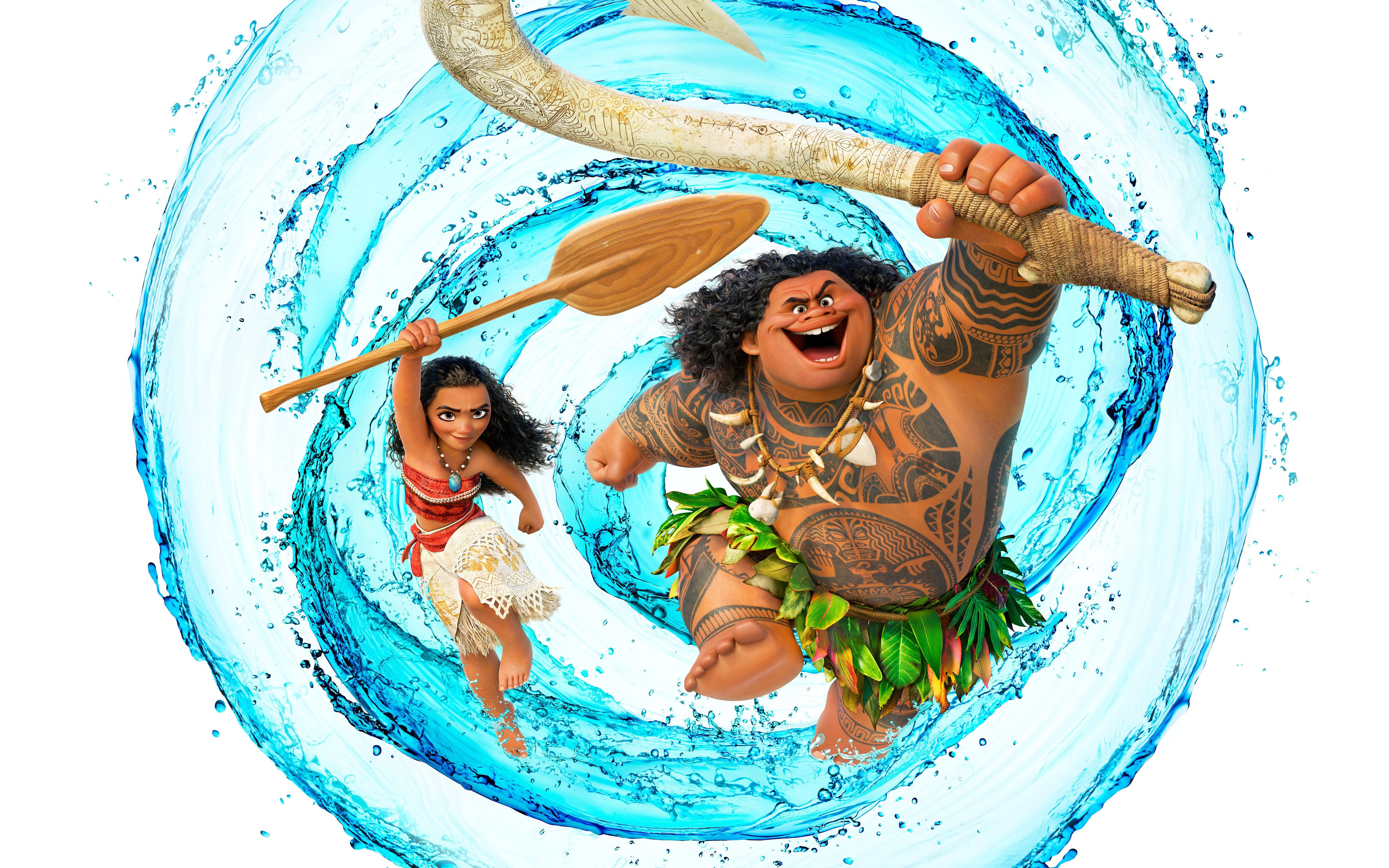 魔海奇緣 桌布 壁紙 — Moana 和 Maui 帶著歡樂的能量，穿過旋轉的鮮藍色水漩渦，展現傳統波利尼西亞紋身和服飾。