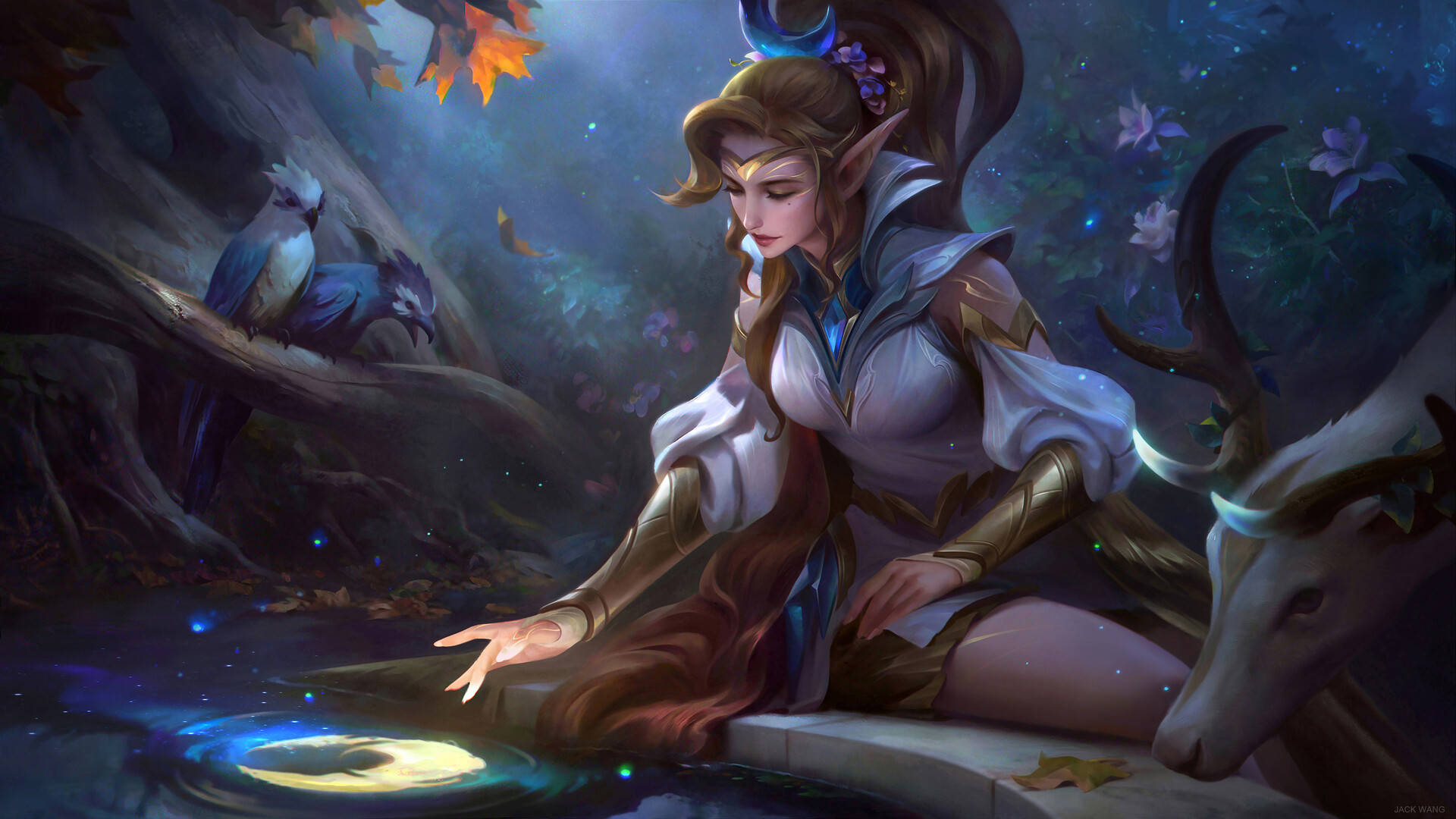 《Mobile Legends》英雄Miya 壁紙 — 一位擁有發光藍色頭髮的精靈女性坐在暮色森林中的神秘水池旁，輕輕觸碰映照著滿月的水面。