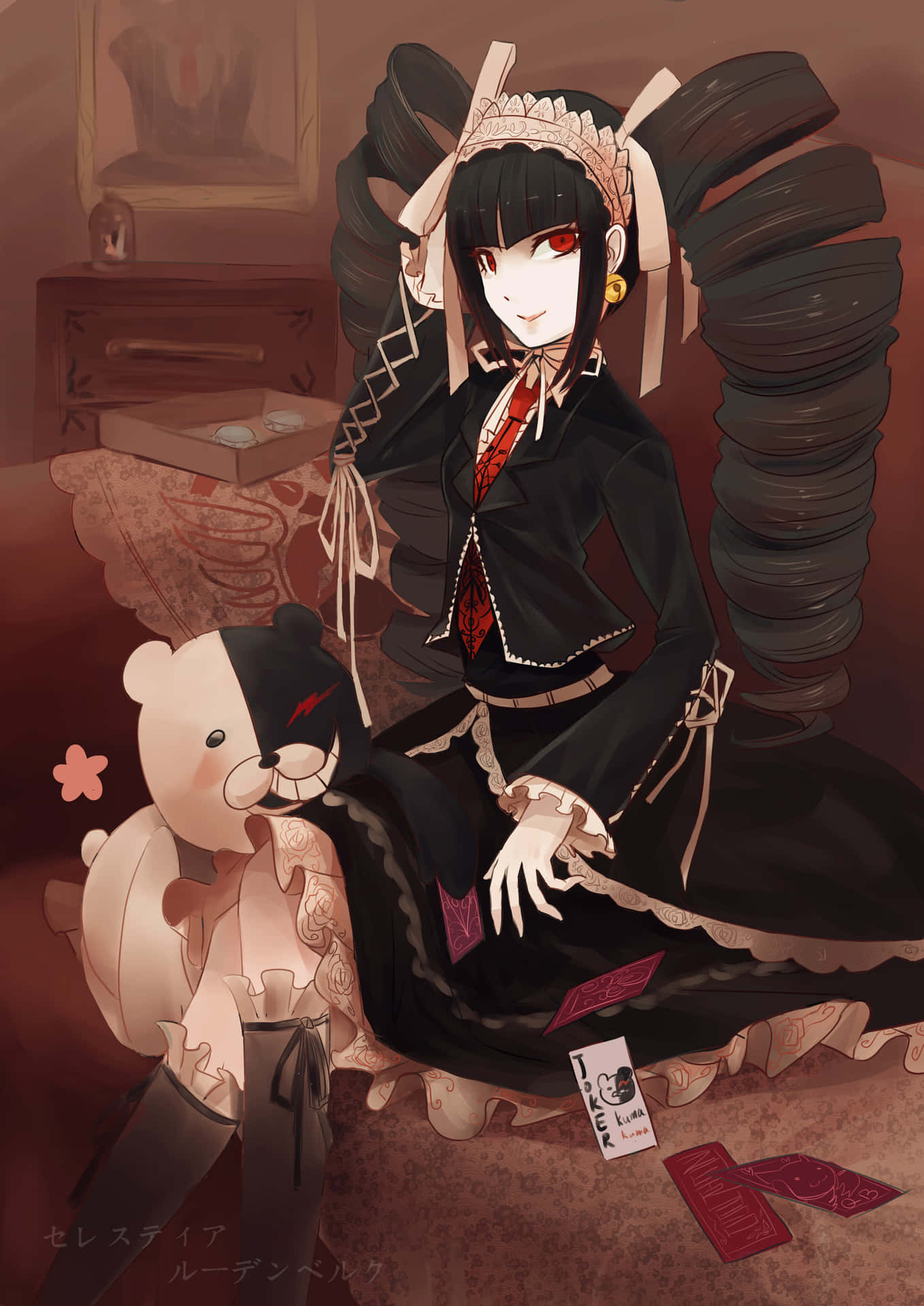 動漫女孩穿女僕裝紅眼睛，旁邊半黑泰迪熊。