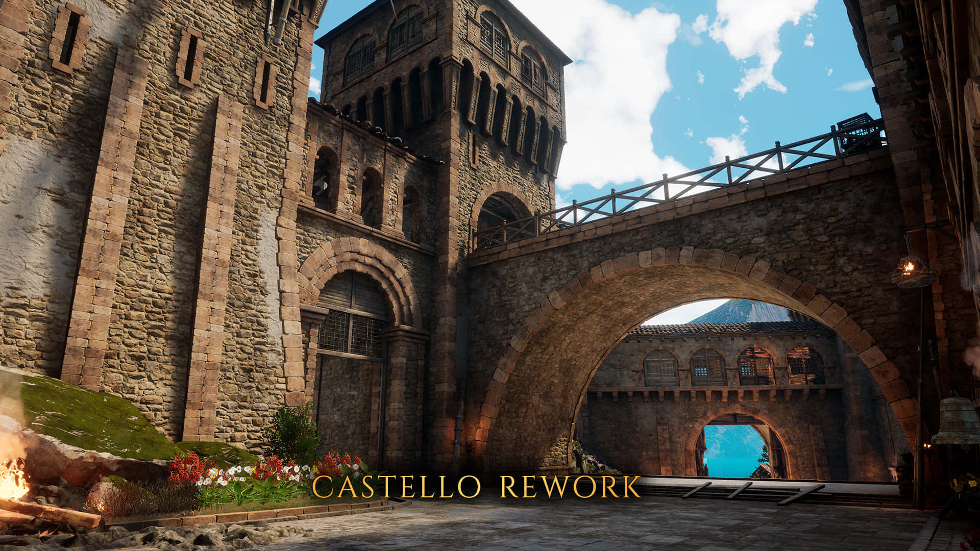 《Mordhau》「Castello Rework」棕色城堡1920x1080背景圖 壁紙 — 一座宏偉的石頭城堡，擁有拱橋和塔樓，在明亮的藍天下有蓬鬆的雲朵。