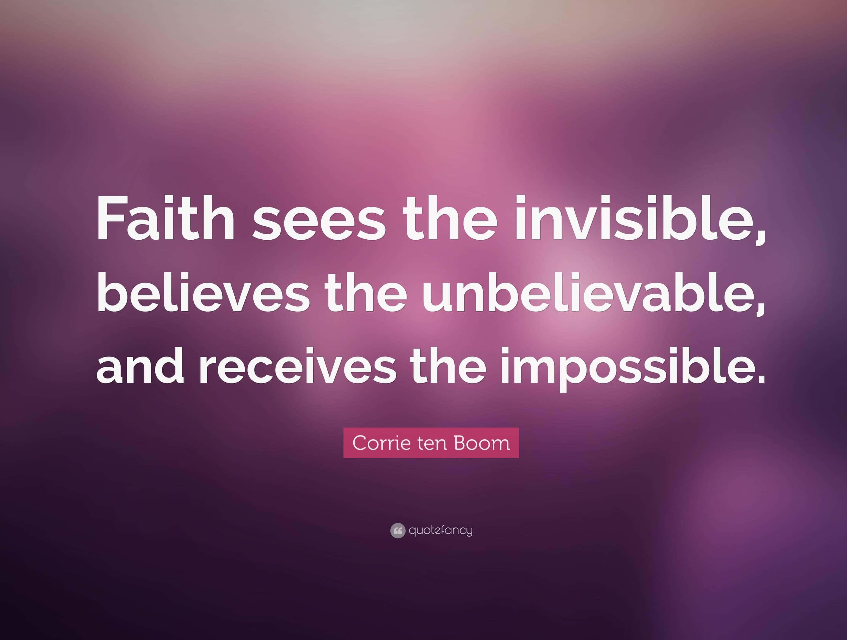 Faith 桌布 壁紙 — Corrie ten Boom 的勵志名言，背景為柔和的紫色漸變，文字為白色。