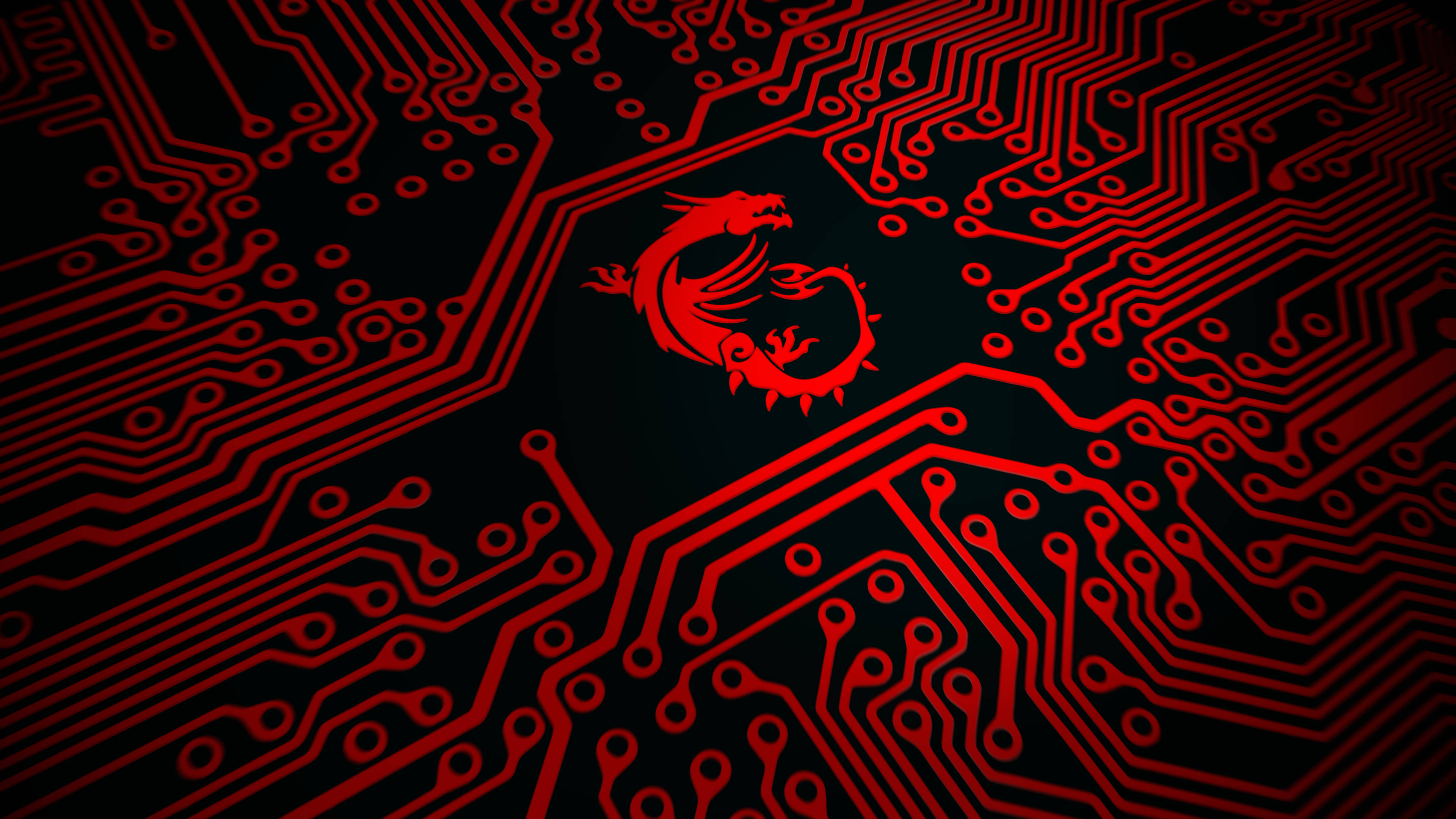 MSI 4K 紅龍電路板背景 壁紙 — 一個發光的紅色龍標誌，居中在一個詳細的電路板圖案上，背景為深色。
