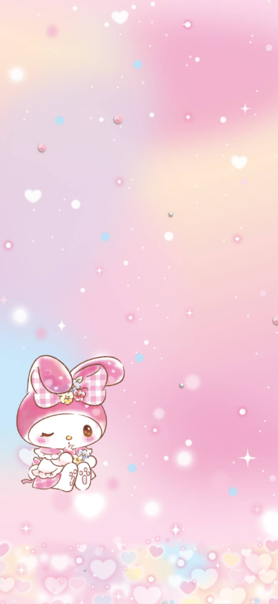 My Melody 漸層粉彩 壁紙 — 一個可愛的粉紅色My Melody角色坐在充滿漂浮心形和閃光的夢幻粉彩天空中。