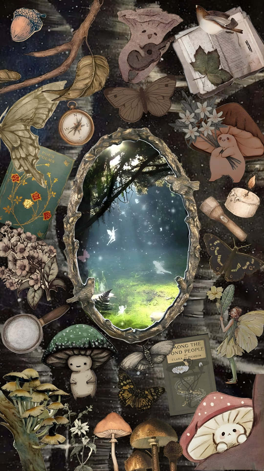  壁紙 — 一個神秘的拼貼畫，由仙女、蘑菇和復古物品圍繞著一面鏡子組成，鏡子反射出一個發光的森林，有飛翔的仙女。