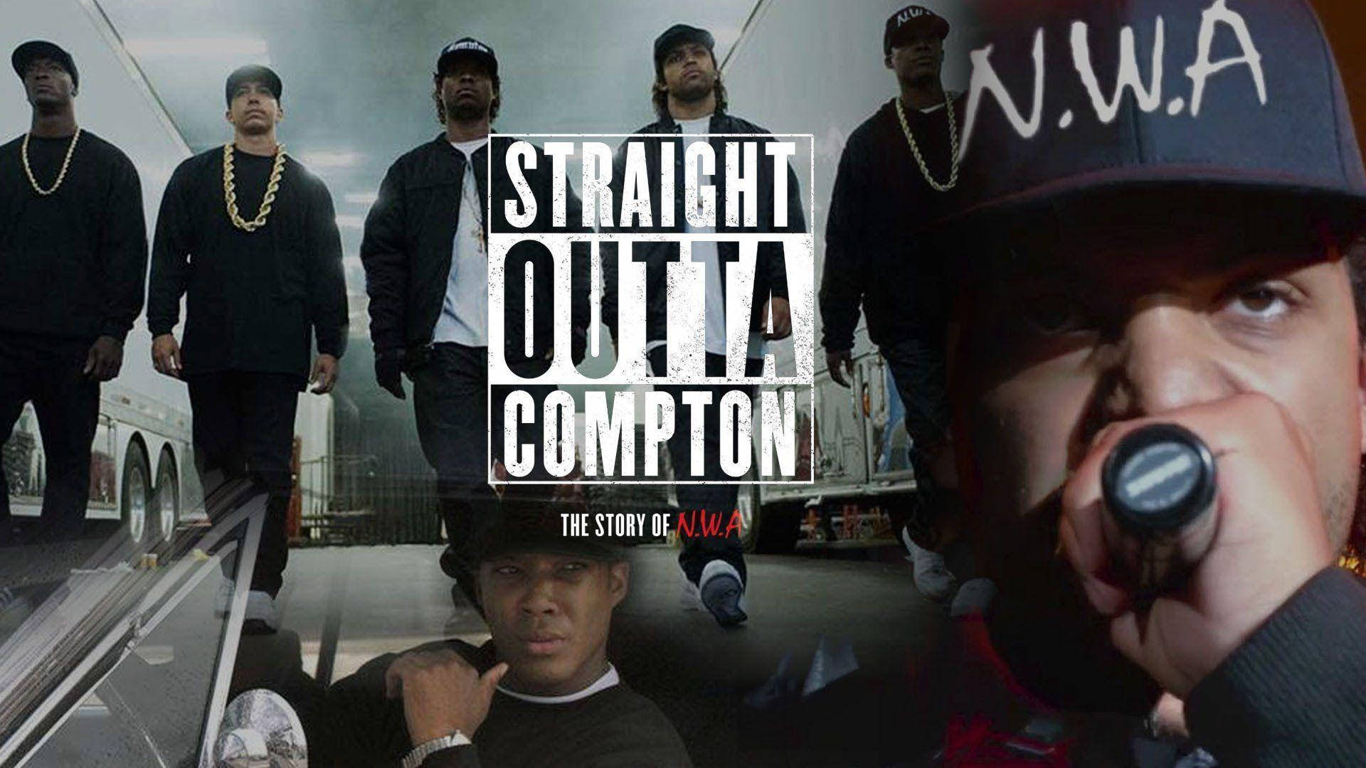N.W.A.《Straight Outta Compton》混音海報藝術 壁紙 — N.W.A 成員挑釁地站在一條粗糙的城市小巷中，身後有一輛巴士，其中一名成員對著麥克風說唱。