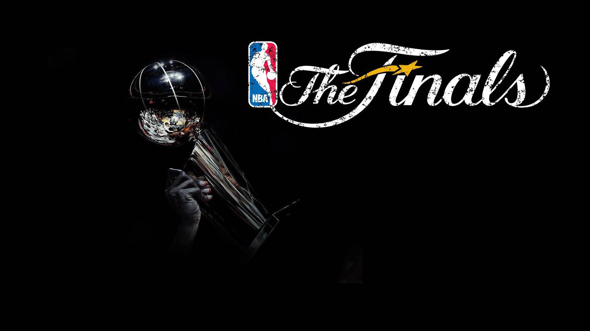 NBA總決賽哥特式冠軍獎盃 壁紙 — 一隻手拿著閃亮的NBA總決賽獎盃，背景為黑色，旁邊有發光的「The Finals」標誌。