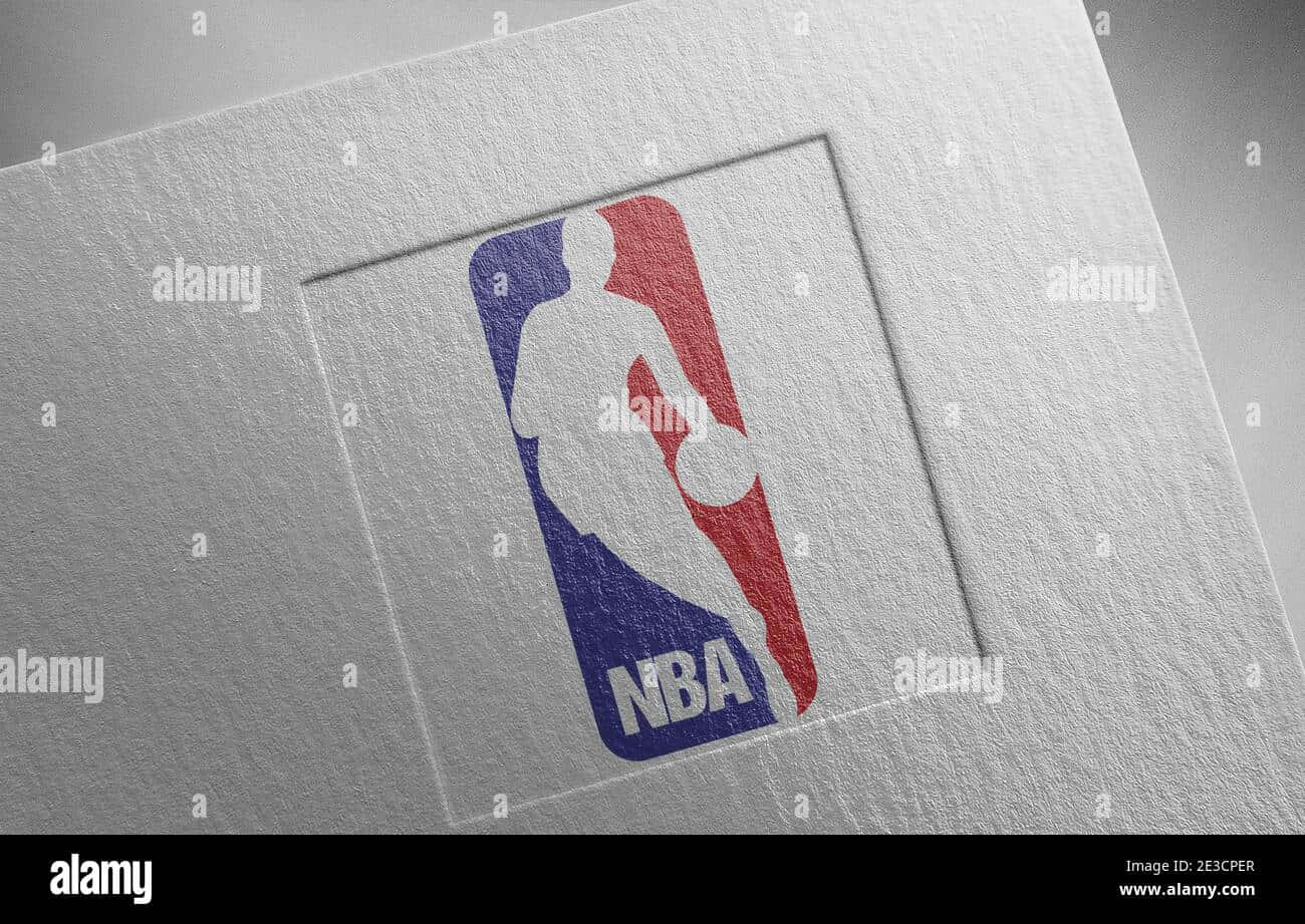 NBA標誌印在帶有紋理的紙上，顏色為紅色、藍色和白色。