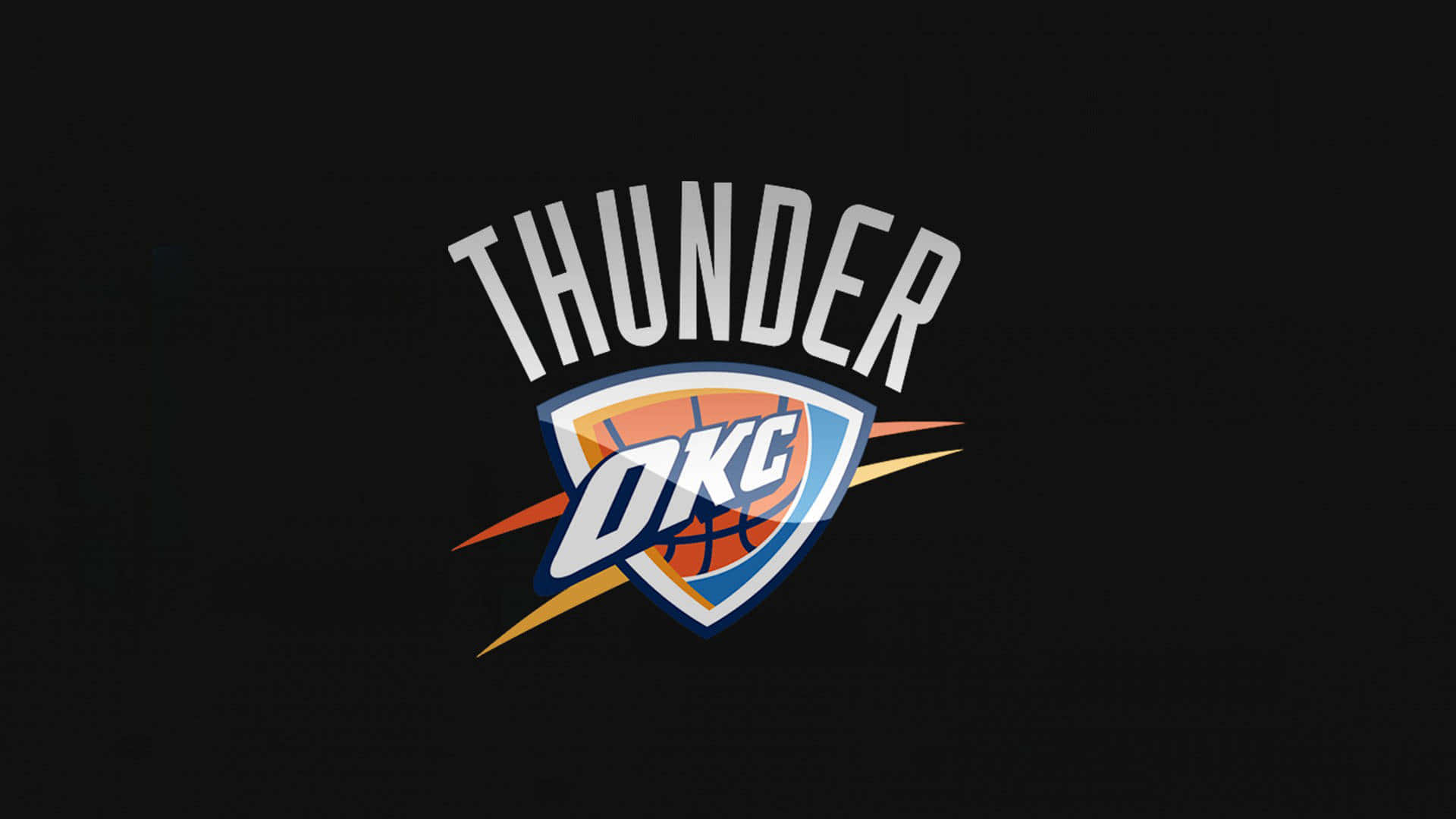 NBA聯盟俄克拉荷馬城雷霆隊隊徽 壁紙 — 奧克拉荷馬城雷霆隊標誌在純黑背景上以醒目的白色、橙色和藍色發光。