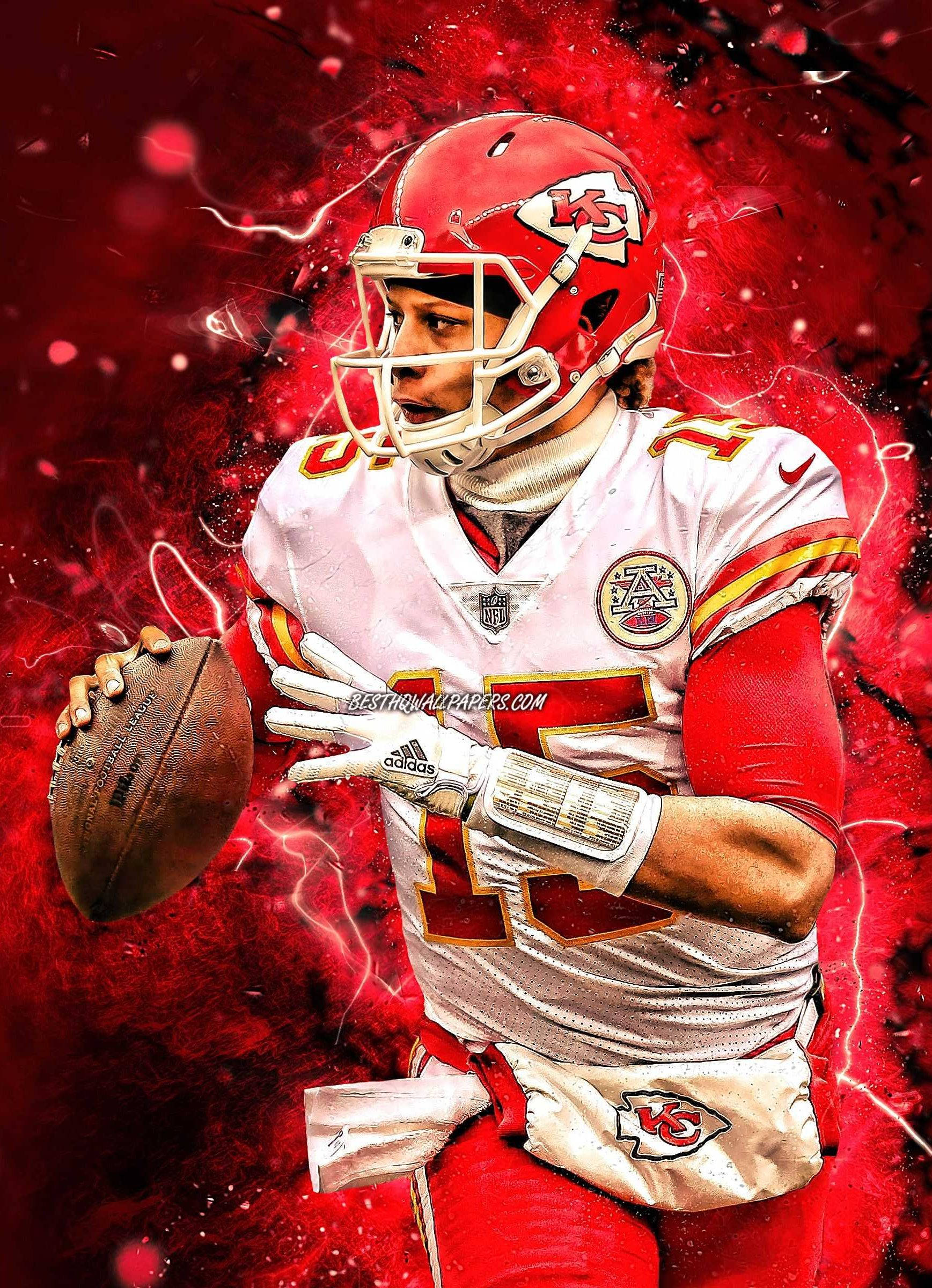 NFL帕特里克·馬霍姆斯二世 壁紙 — 一名身穿紅白球衣的動感美式足球四分衛，在帶有閃電效果的鮮紅色電光背景前持球。