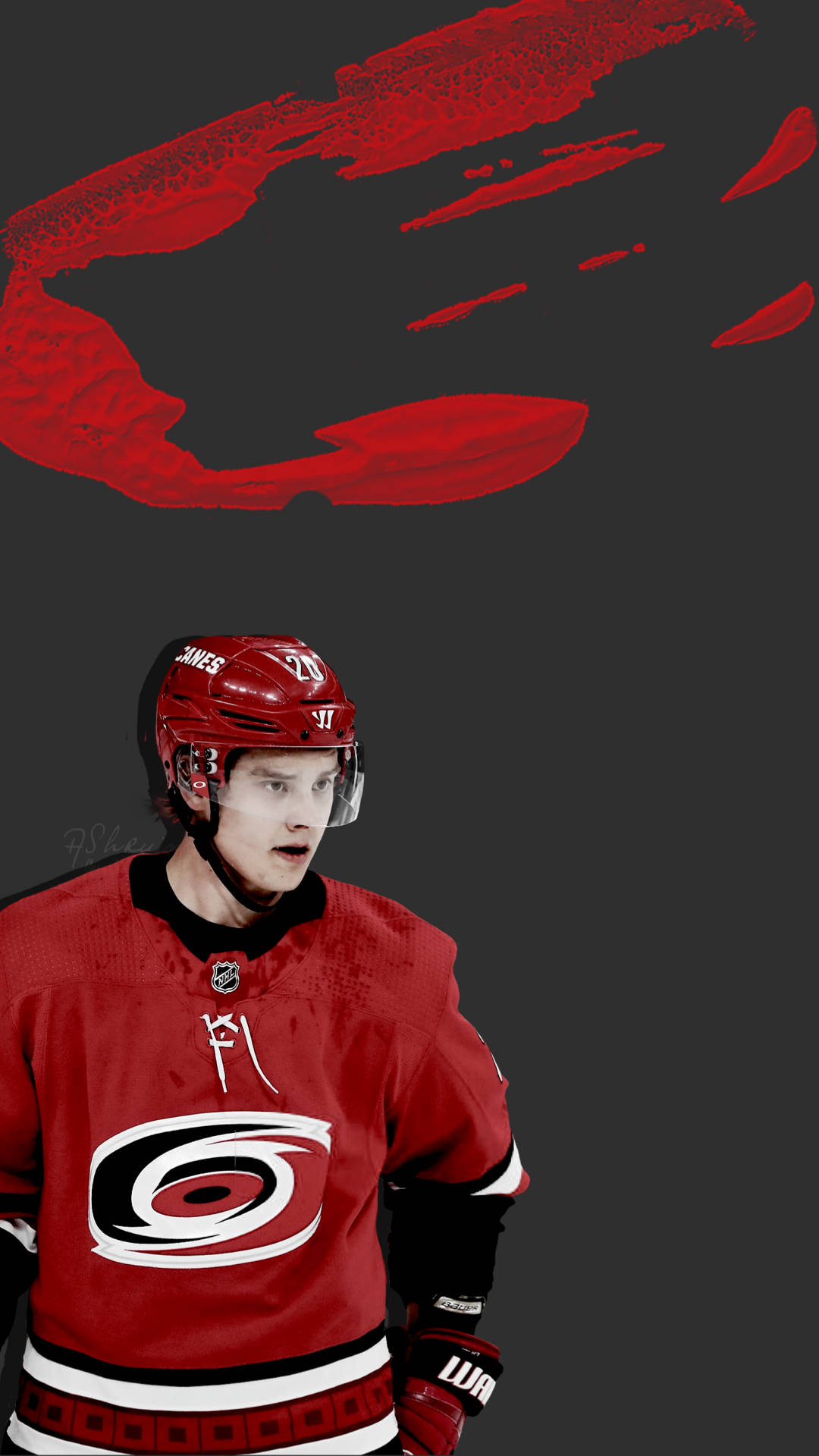 NHL球員塞巴斯蒂安·阿霍 壁紙 — 一名身穿紅色卡羅萊納颶風隊球衣的曲棍球運動員站在深灰色背景前，上方有醒目的紅色筆觸藝術。
