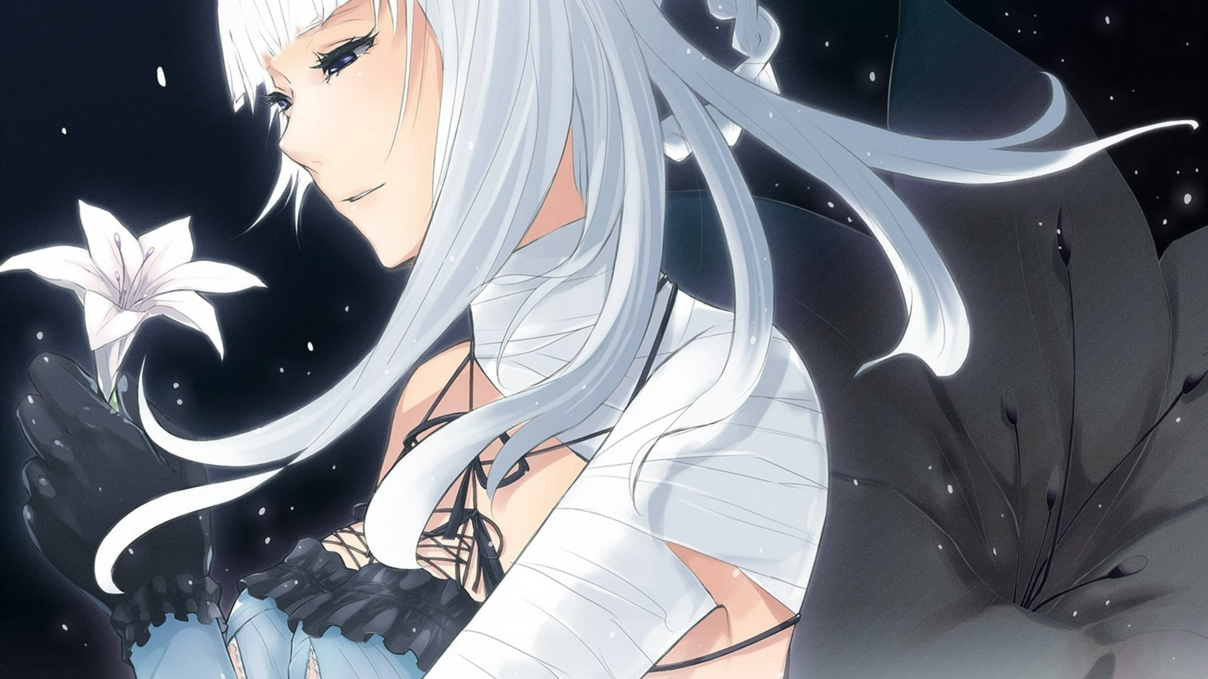 NieR Replicant 月之淚 壁紙 — 一位銀髮的寧靜動漫女孩，在繁星點點的夜空下，手持白色百合花，布料飄逸。