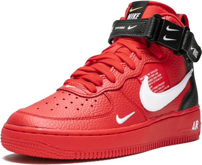 紅色Nike Air Force 1高筒運動鞋 壁紙 — 一雙大膽的紅色高筒Nike Air Force 1運動鞋，帶有黑色搭帶和白色swoosh，背景為純黑色。