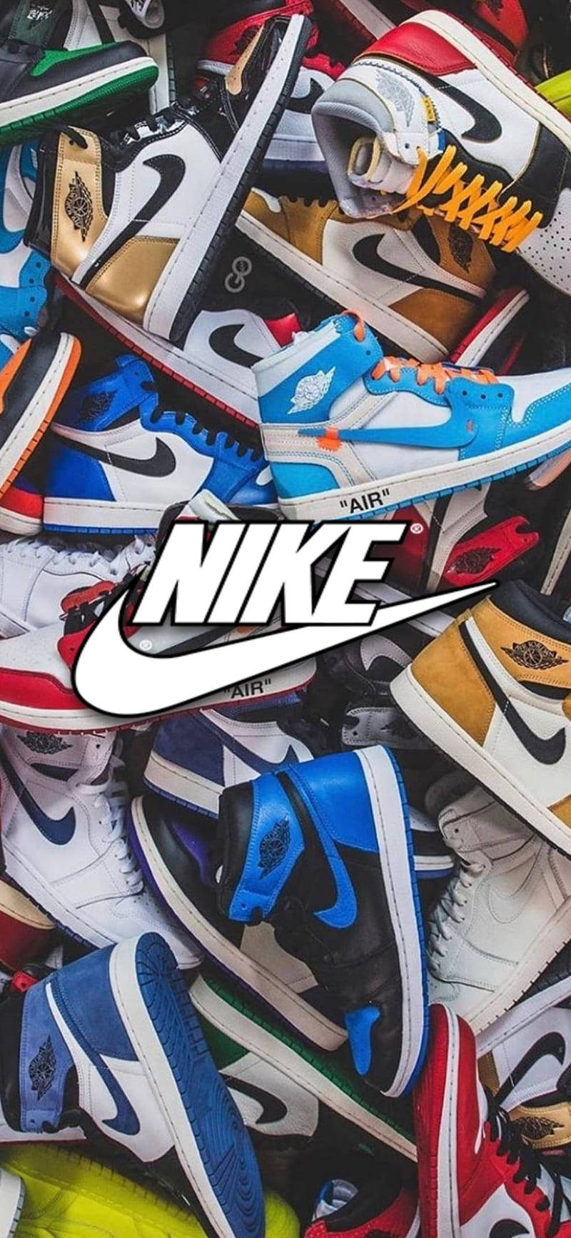 一系列色彩繽紛的Nike運動鞋，帶有可見的品牌標誌和多樣化的設計。