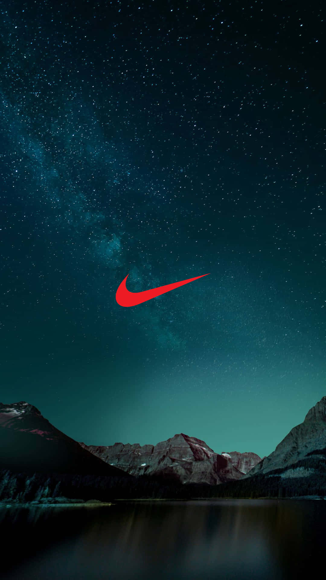 紅色Nike標誌在繁星點點的夜空上，下方是山湖