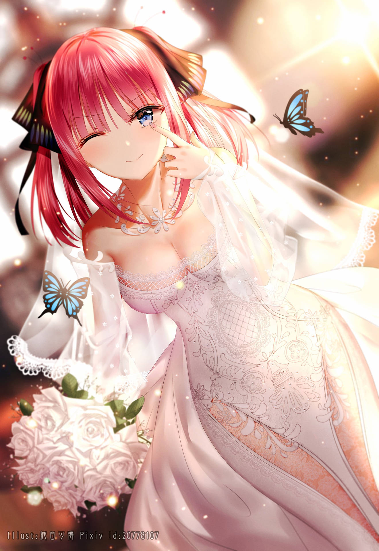 Nino Nakano穿美麗婚紗 壁紙 — 一位粉紅色頭髮的動漫新娘穿著白色婚紗，蝴蝶在她花束周圍翩翩起舞，她溫柔地微笑。