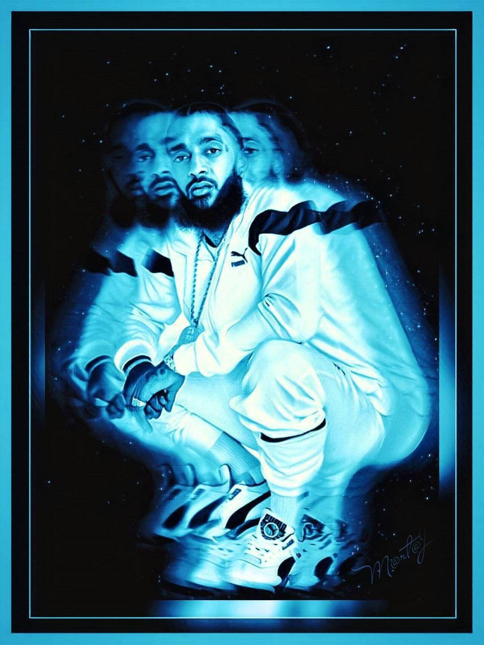 一個穿著白色運動服的男人與幽靈般的分身一起蹲在星空夜空下。