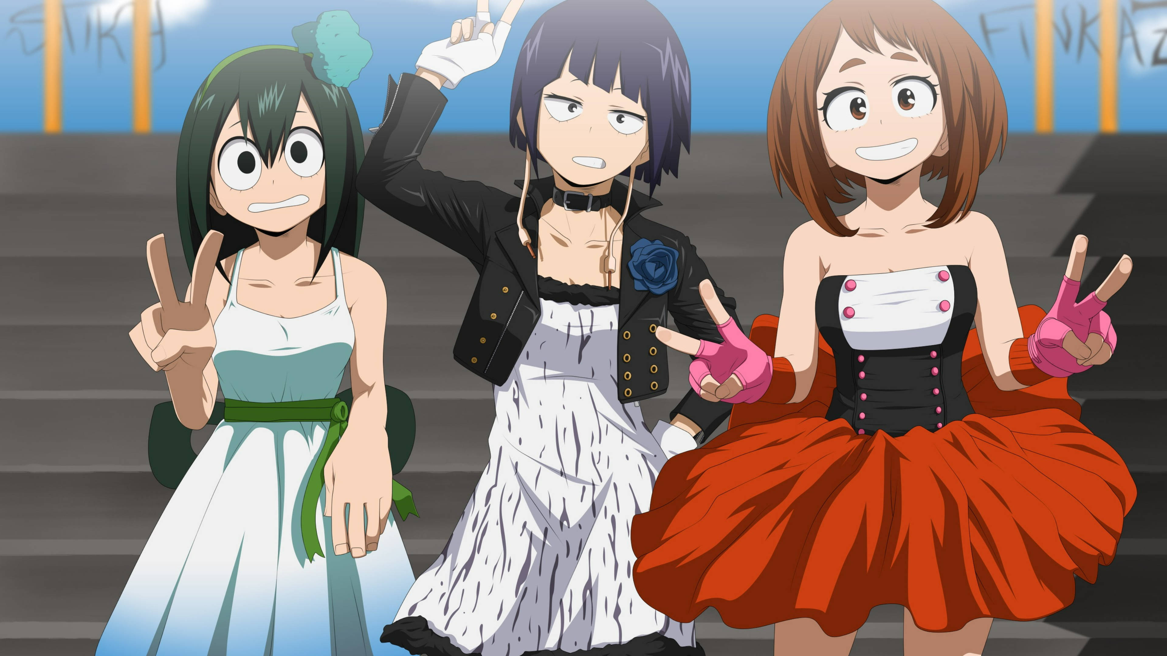 Ochaco Uraraka、Tsuyu Asui 與 Kyoka Jiro 壁紙 — 三個穿著色彩繽紛連衣裙的動漫女孩在塗鴉背景的混凝土階梯上愉快地擺姿勢。