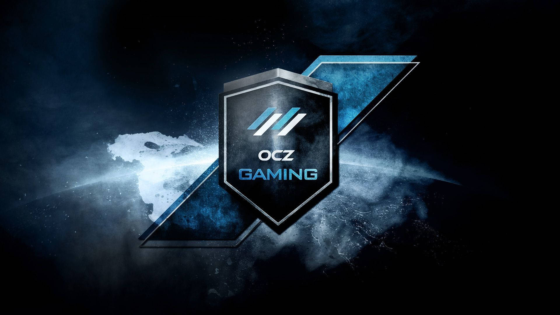 OCZ Gaming標誌盾牌在黑暗的宇宙場景中發出藍光，帶有破碎玻璃效果。