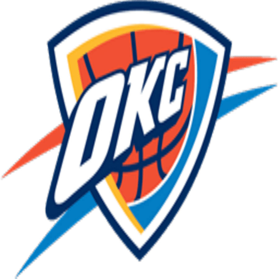 Oklahoma City Thunder 標誌 壁紙 — 大膽的OKC籃球標誌，帶有紅橙藍盾牌和動態條紋，背景為黑色。