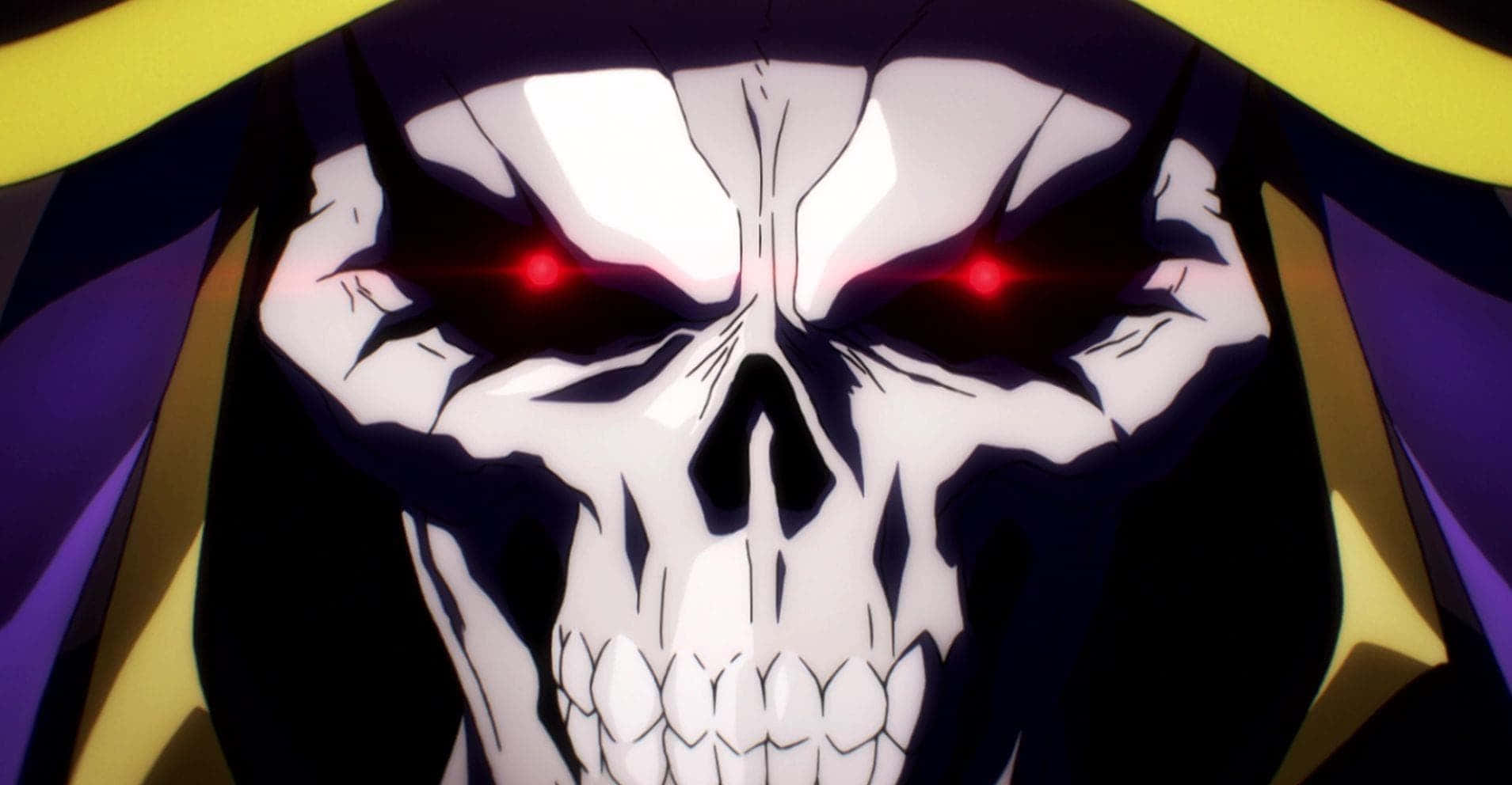 Overlord Ainz Ooal Gown 骷髏面容圖像 壁紙 — 一個帶有發光紅眼和尖牙的威脅性動漫骷髏，由黃色和紫色連帽衫框住。