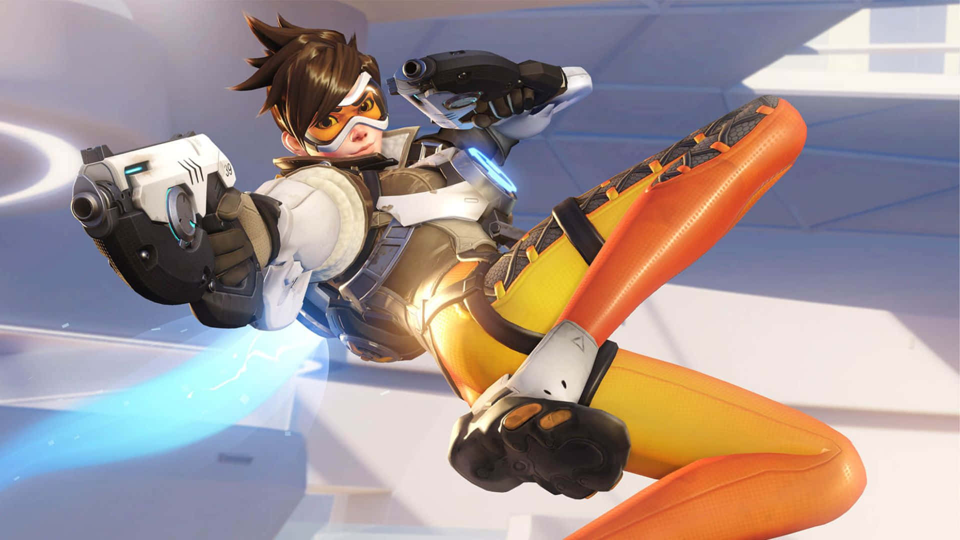 Overwatch特工在半空雙持手槍射擊，伴隨著發光的藍色能量軌跡。