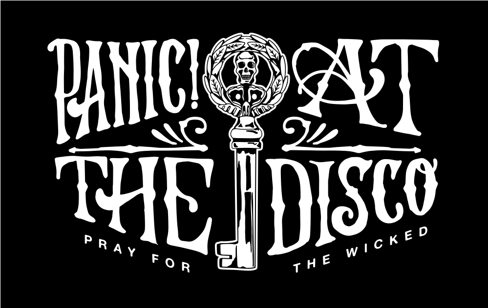 Panic! At The Disco《為邪惡祈禱》 壁紙 — 大膽的白色字體拼出 Panic! At The Disco，並帶有骷髏裝飾的鑰匙標誌，背景為純黑色。