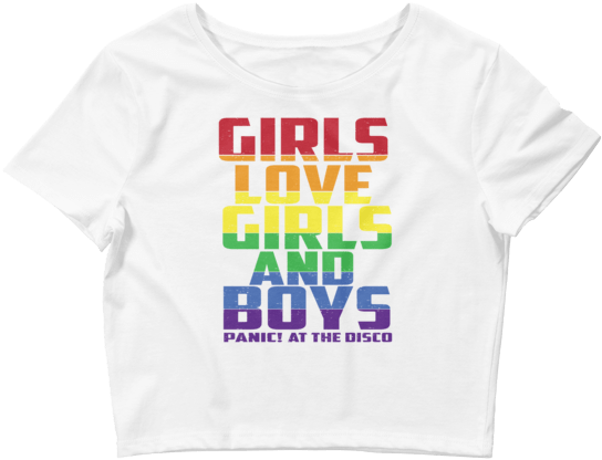 彩虹字樣 Panic At The Disco T恤 壁紙 — 白色短版上衣，帶有彩虹漸變文字，寫著「GIRLS LOVE GIRLS AND BOYS PANIC! AT THE DISCO」。