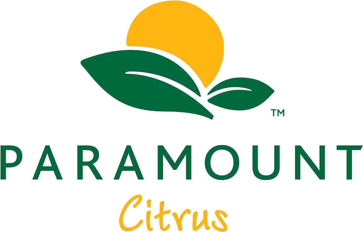 Paramount Citrus 標誌 壁紙 — Paramount Citrus 標誌，綠色葉子托著黃色太陽，位於粗體綠色文字和黃色柑橘文字上方。