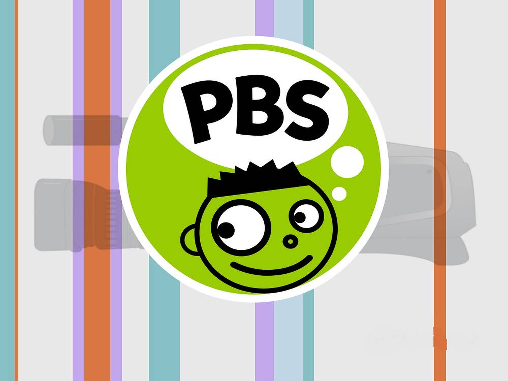 PBS Kids 條紋藝術 壁紙 — 一個快樂的綠色卡通角色，在彩色垂直條紋背景上，對話氣泡內有「PBS」。