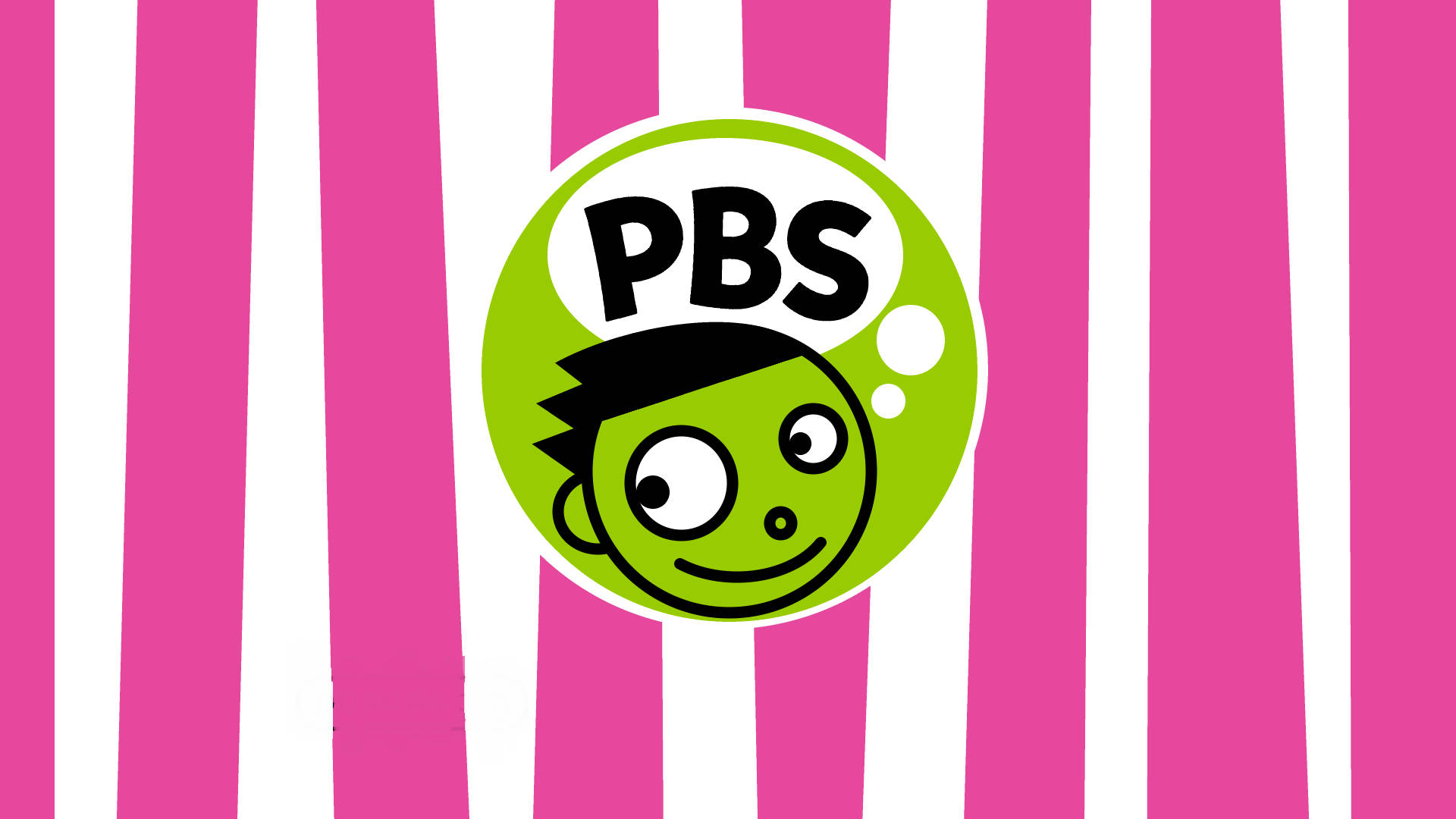 PBS Kids 粉紅條紋 壁紙 — 一個快樂的綠色卡通臉孔，有黑色頭髮和大眼睛，坐在一個青檸綠色的圓圈內，帶有「PBS」文字，居中在充滿活力的粉紅和白色垂直條紋背景上。